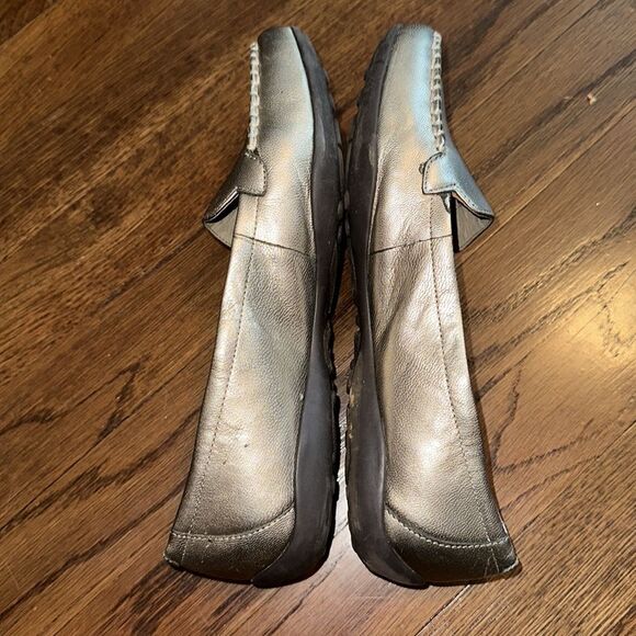 Easy Spirit 360 gold slip on flat loafers - Picture 6 of 8